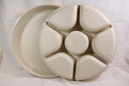 Vintage 1 set Tupperware Veggie Dip Tray w/lid 14x3.3 inches light cream color - Picture 9 of 10