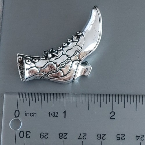 1928 Victorian Style Ladies Boot Brooch Pin Shiny Silver Tone 1.75” - Picture 4 of 4