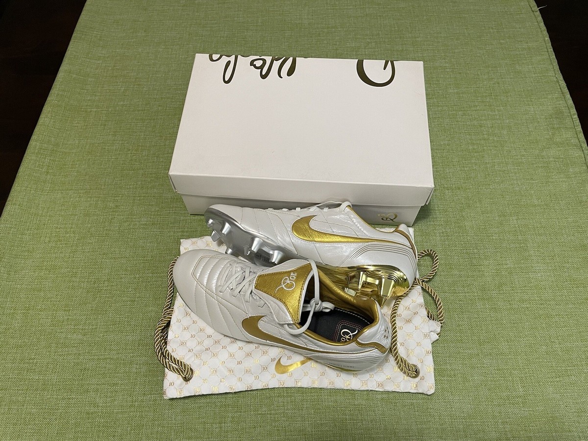 Nike Tiempo Ronaldinho HG こちらの空箱とカード Nike Tiempo Ronaldinho HG こちらの空箱とカード Nike Tiempo