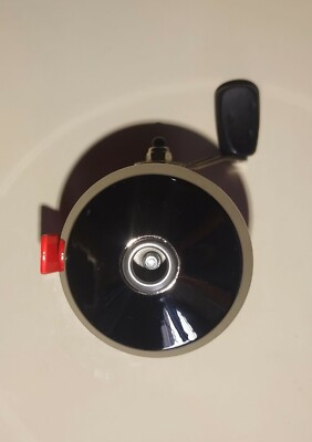 Moulinet Spincast Shakespeare Reverb Rouge, 2 Billes, Ratio 3.5:1, Pêche Eau Douce