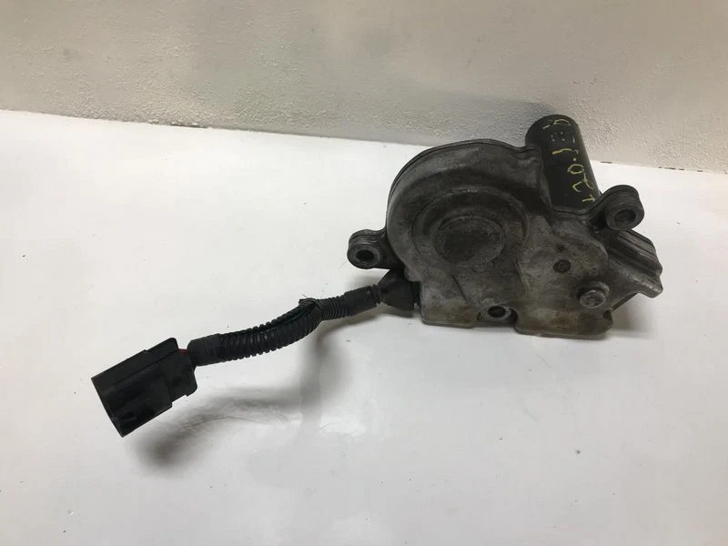 Chevrolet Tahoe 2003-2007 montaje de caja de transferencia OEM  Foto 3 de 4