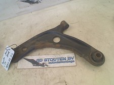 Triangle de suspension Toyota YARIS II