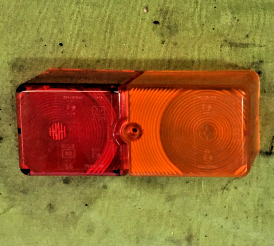 Cabochon feu arriere Renault Master 1 haute resistance oem 7701026300