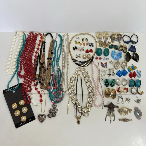 VTG Jewelry Mixed Lot Costume Casual Earrings Necklaces Brooches Button Covers