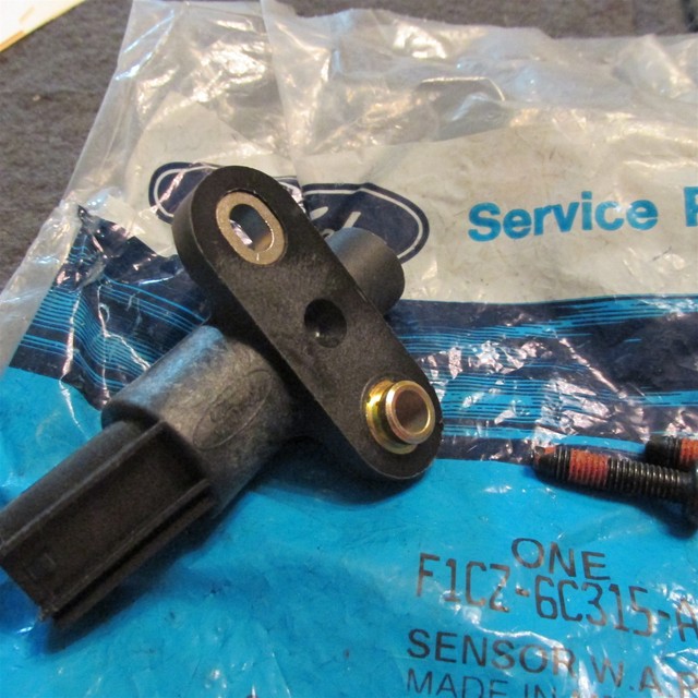 NOS 1991 1999 FORD ESCORT CRANKSHAFT POSITION SENSOR F1CZ6C315A NEW