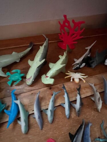 Large Mixed Lot of Plastic Vinyl Rubber Ocean Life Sharks Coral Stingray Fish - Picture 19 of 24