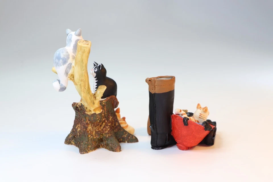 Vintage Peter Fagan Adorables Cats on a Tree Stump Handpainted Scotland GC - Image 3 of 4