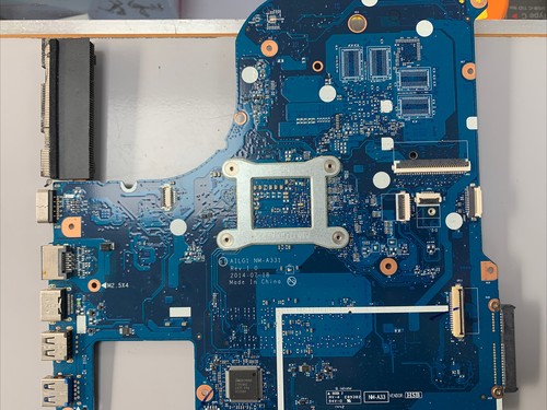 Lenovo G70-70 Motherboard Faulty Untested - Afbeelding 3 van 3