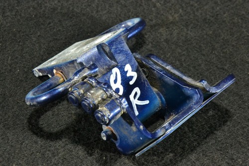 VW Caddy 2K Türscharnier vorne rechts unten Scharnier Tür Türstopper 1T0831412C