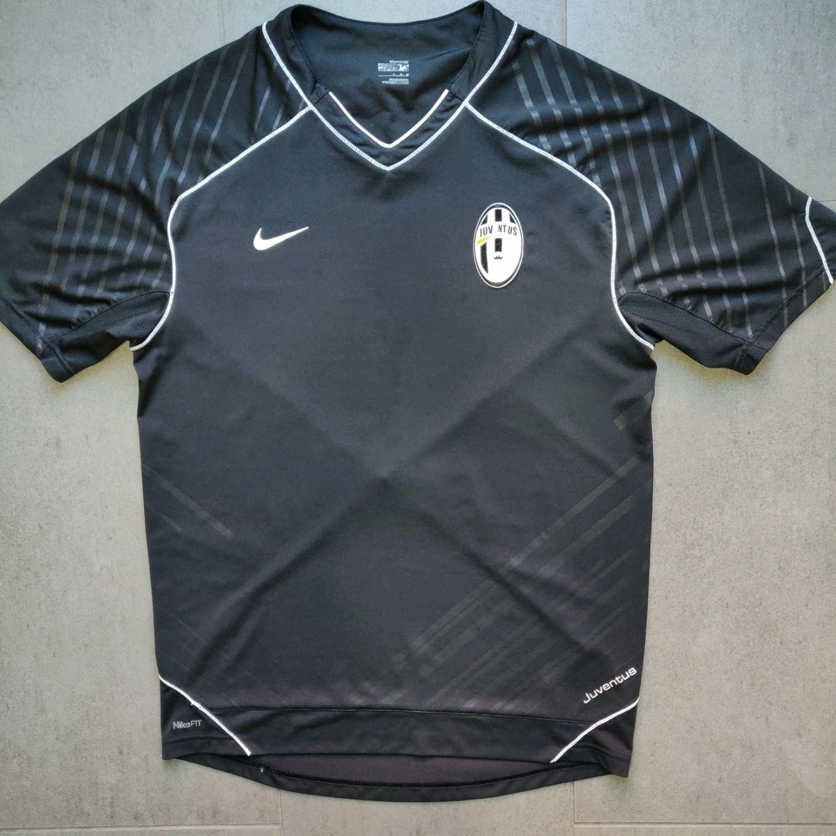 NIKE JUVENTUS FCプラクティスシャツL 00s y2k 黒 Y2K Nike Juventus 2007 2008 Training Soccer Football Jersey Mens M