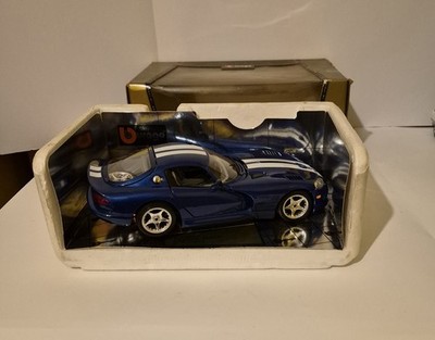 Burago Gold Collection Dodge Viper GTS Coupe 1996 Diecast 1/18 Scale 