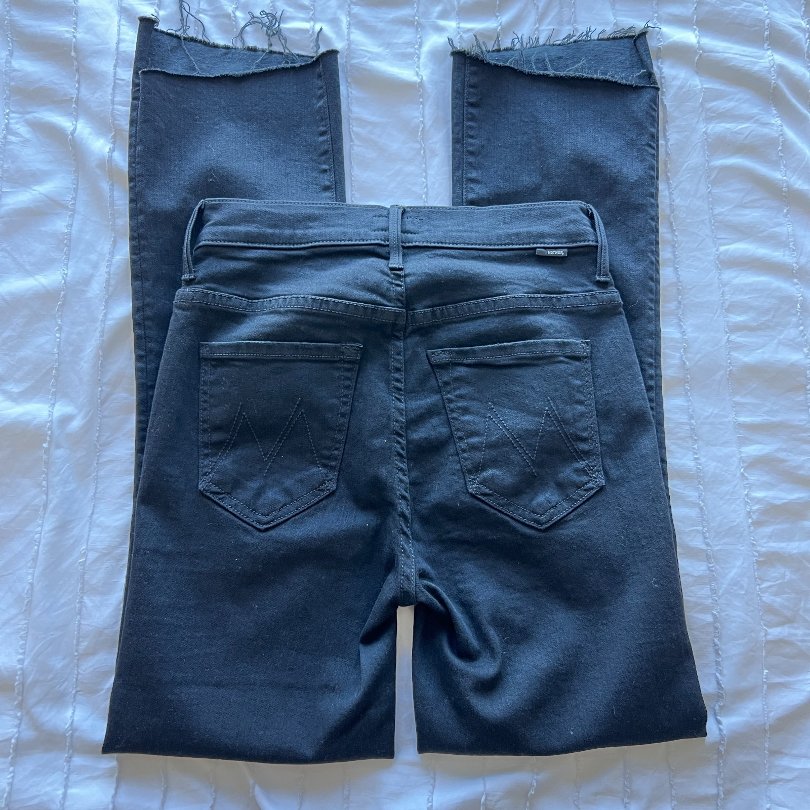 MOTHER The Insider Crop Step Fray Jeans Size 24 Black Faded High Rise Bootcut