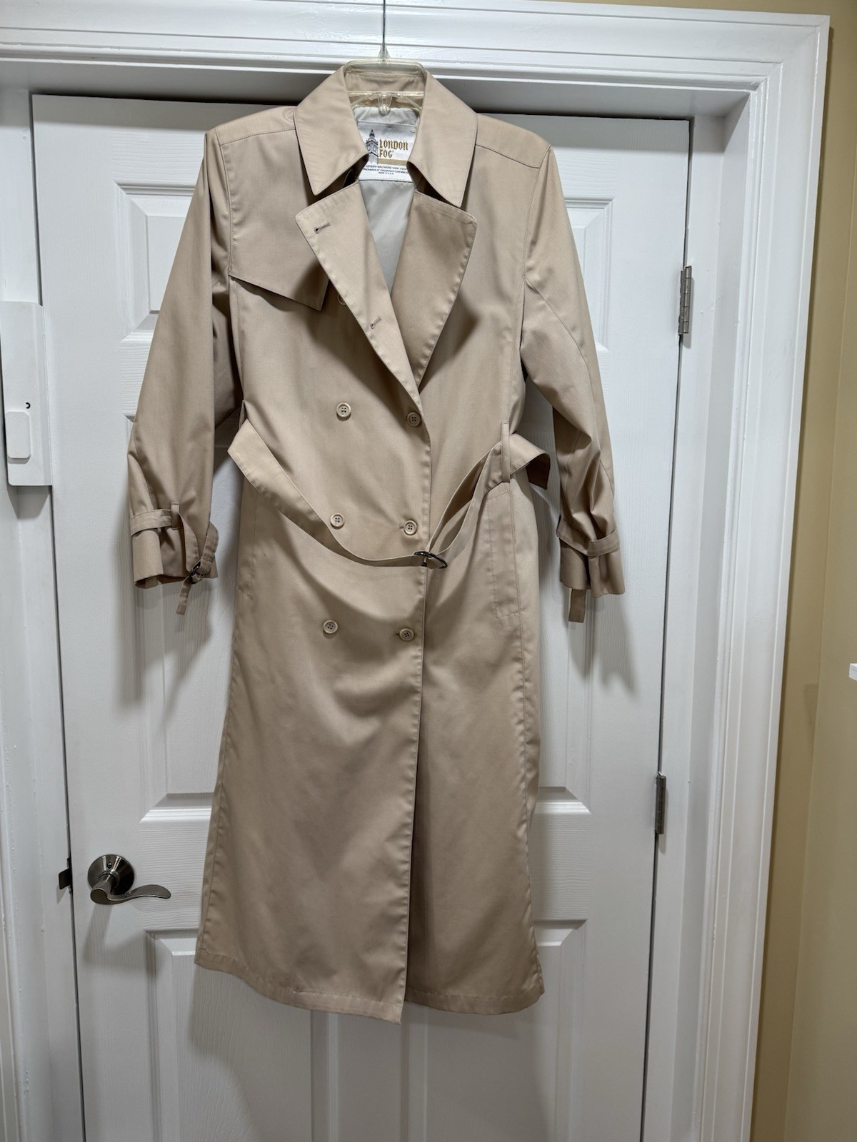 London Fog Trench Coat Womens Size 12 Beige Button Closure Lined Outerwear