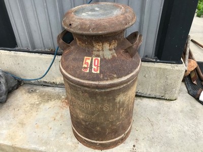 Vintage Steel 10 Gallon Farmhouse Dairy Milk Can w lid Bordens