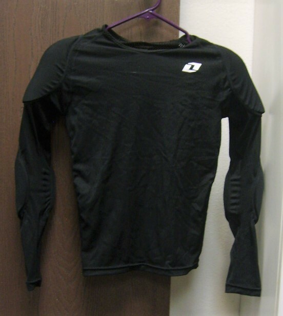 (New with tags) One Industries Blaster Under Layer Black Youth Small Breathable Long Sleeve (10.00 USD) (New with tags) One Industries Blaster Under Layer Black Youth Small Breathable Long Sleeve (10.00 USD)