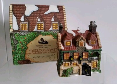 Charles Dickens Heritage Dedlock Arms 1994 Collectors Ornament Department 56