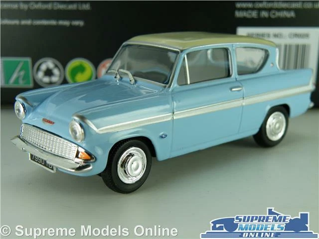 FORD ANGLIA 105E MODEL CAR BLUE 1:43 SCALE HARRY POTTER NUMBER PLATE 7990  TD K8