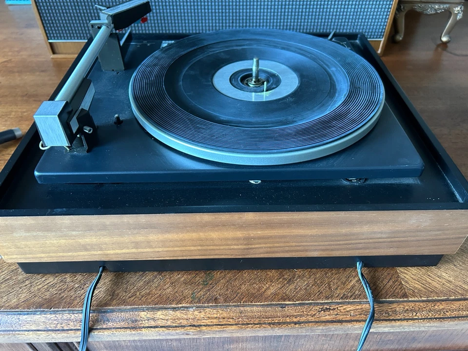 ¡Tocadiscos Grundig PE 2005 4 velocidades vintage! ¡Funciona! Foto 4 de 4