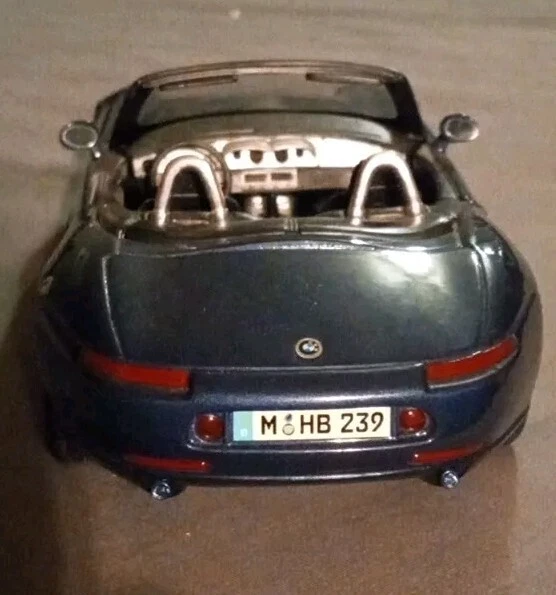 Coche diecast Maisto BMW Z8 1:24 azul oscuro convertible edición especial Foto 3 de 4