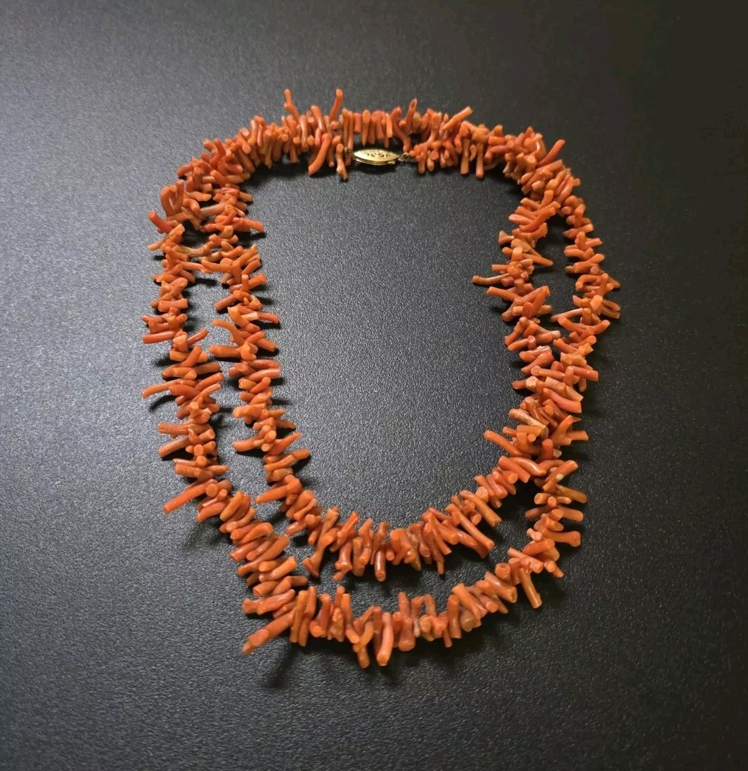 Vintage Mid-Century Yellow Gold Fill Mediterranean Coral Single Strand Necklace