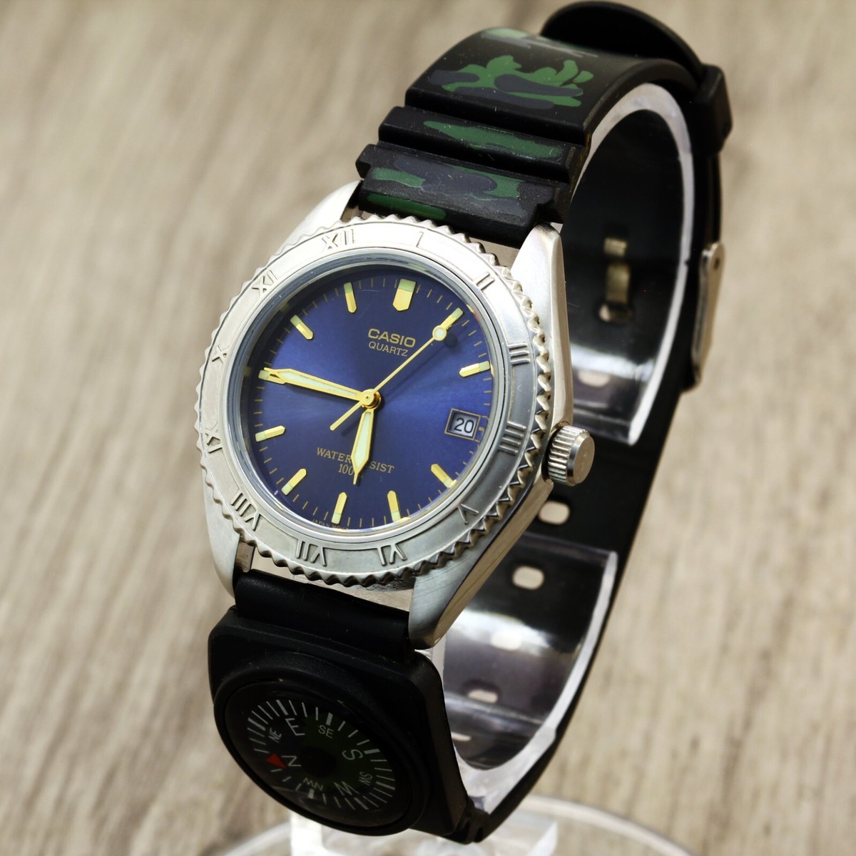 CASIO 1332 MTD-1004 quartz men's stainless steel wristwatch
