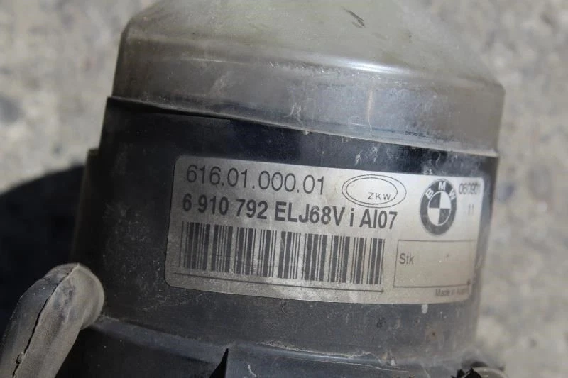 2007 BMW 550i E60 правой пассажирской стороне передний противотуманный фонарь 6910792 - Изображение 3 из 4