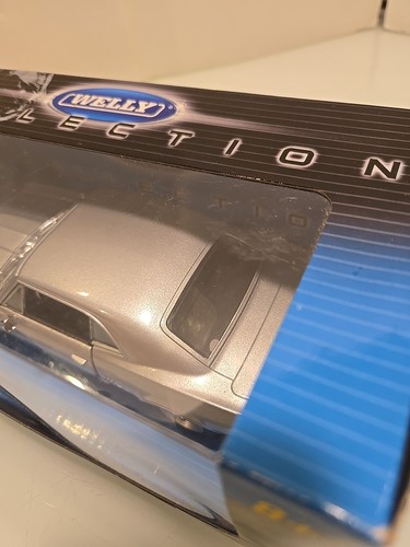 Welly 22502 1:24 1967 Pontiac Firebird Silver Chrome Diecast Metal Model Car - Picture 11 of 11