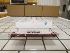 BNSF CONTAINER CAR WITH CONTAINERS HO SCALE