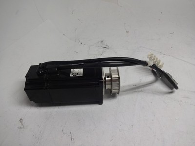 OMRON R88M-W40030T-S1  AC Servo Motor 400W 200V 2.8A