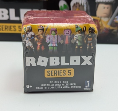 Roblox Celebrity Collection – Series 5 Mystery Figure- 1 Figure