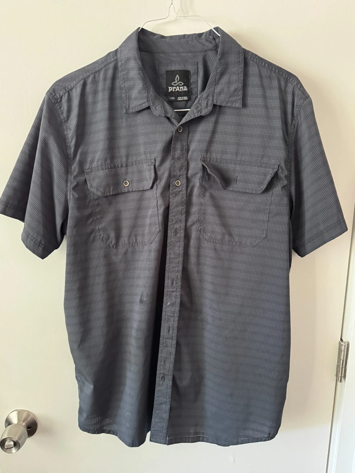 PrAna Shirt Mens Medium Short Sleeve Button Down Gray Grid Hiking Travel