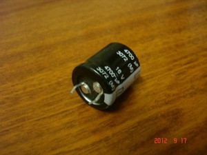 Snapin:4700 uf//63v Panasonic 25,5 X 50 eces1ju472n
