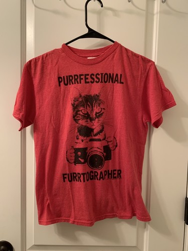 Boys T-Shirt Crew Neck Funny Cat "Purrfessional FURRTOGRAPHER" Size Medium