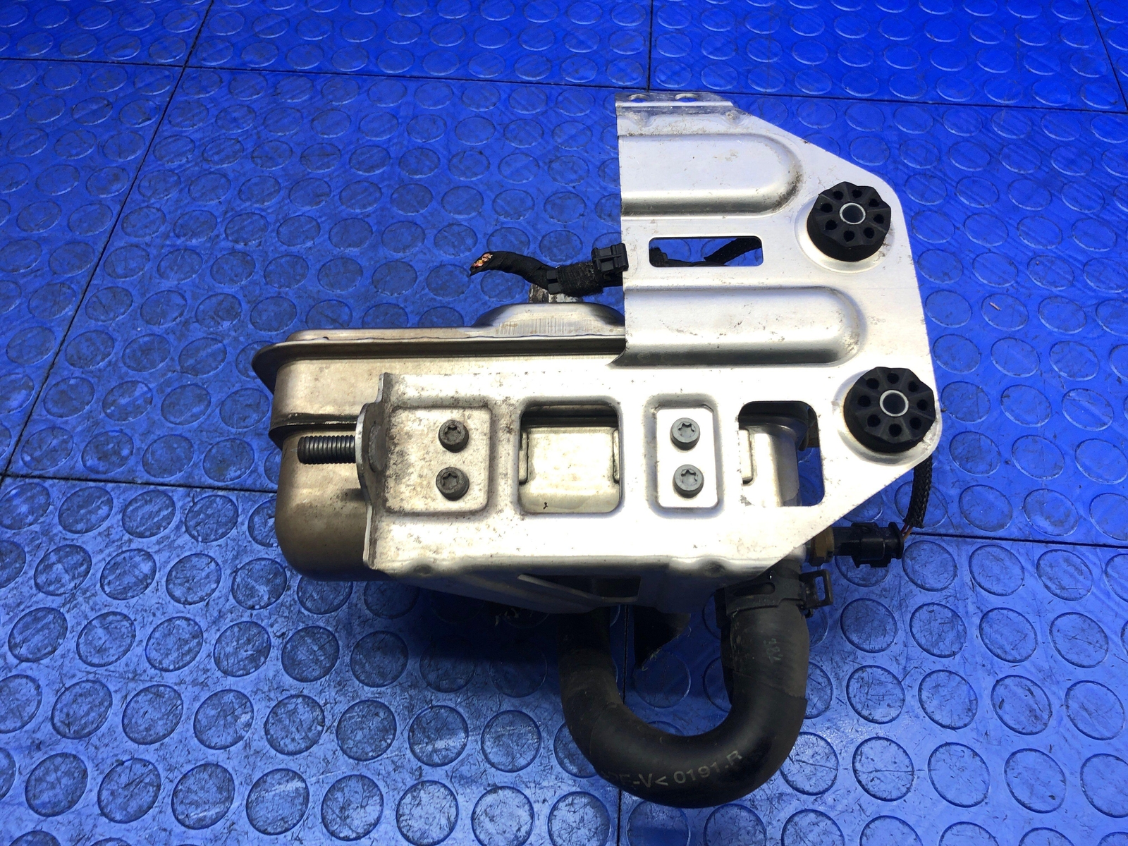 2014-2020 BMW I8 OEM AUXILIARY HEATER VALVE PUMP 9363106