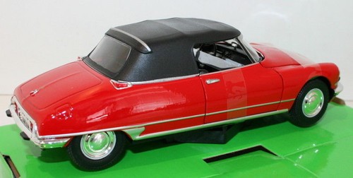Welly NEX 1/24 Scale 22506W - Citroen DS19 Cabriolet - Red w/black roof - Picture 3 of 6