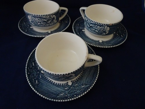 CURRIER & IVES AZUL/BLANCO-"FUGITIVO"-JUEGO DE 3 TAZAS Y PLATILLOS-ROYAL CHINA CO. - Imagen 2 de 9