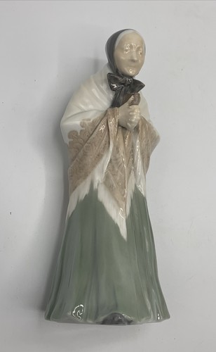 Royal Copenhagen 9.75” CHURCH GOER 892 Porcelain Figurine by Christian Thomsen - Picture 23 of 24