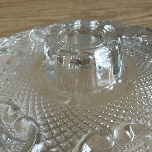 VTG Clear Heart & Fleur De Lis small Candy Dish With Lid KIG Malasia depression - Picture 4 of 11