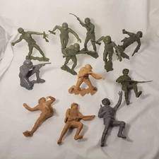 LOT 1963 LOUIS MARX TOYS WWII USA & Japanese 5" Soldiers Grenade Weapons READ!