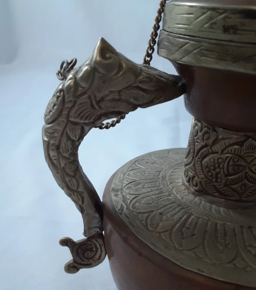 TETERA DECORATIVA VINTAGE DE ALEACIÓN DE ORO Y COBRE @52 Foto 3 de 4