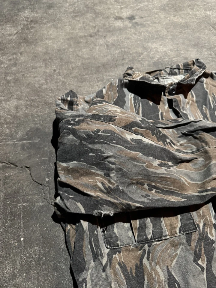 Camisa Saftbak De Colección Para Hombres Camuflada Con Botones Caza Talla M/L Foto 4 de 4