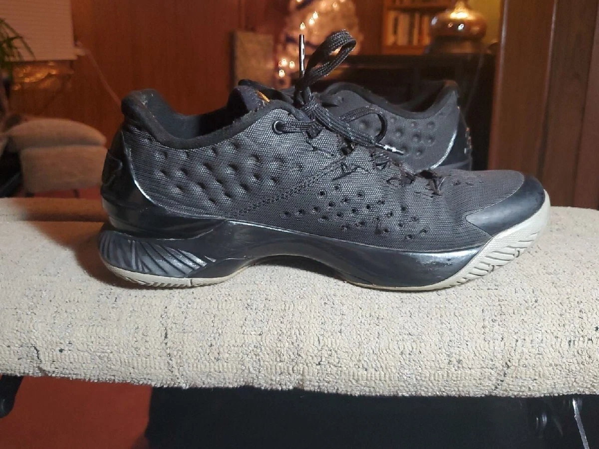 Under Armour Stephen Curry 1 Black Kids Size 6Y UA Basketball Shoes