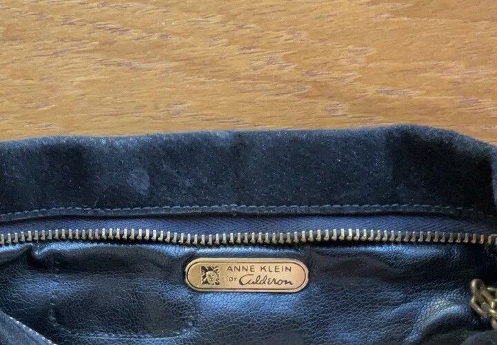 复古 Anne Klein 适用于 Calderon 黑色麂皮绒手拿包 单肩包 金色装饰 — 第 2/4 张图片