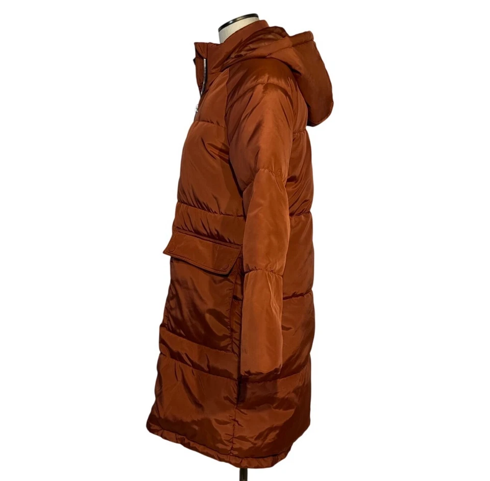 Abrigo acolchado ocre Dip Only para mujer con capucha y bolsillos delanteros talla S precio de venta sugerido por el fabricante 180 USD Foto 4 de 4