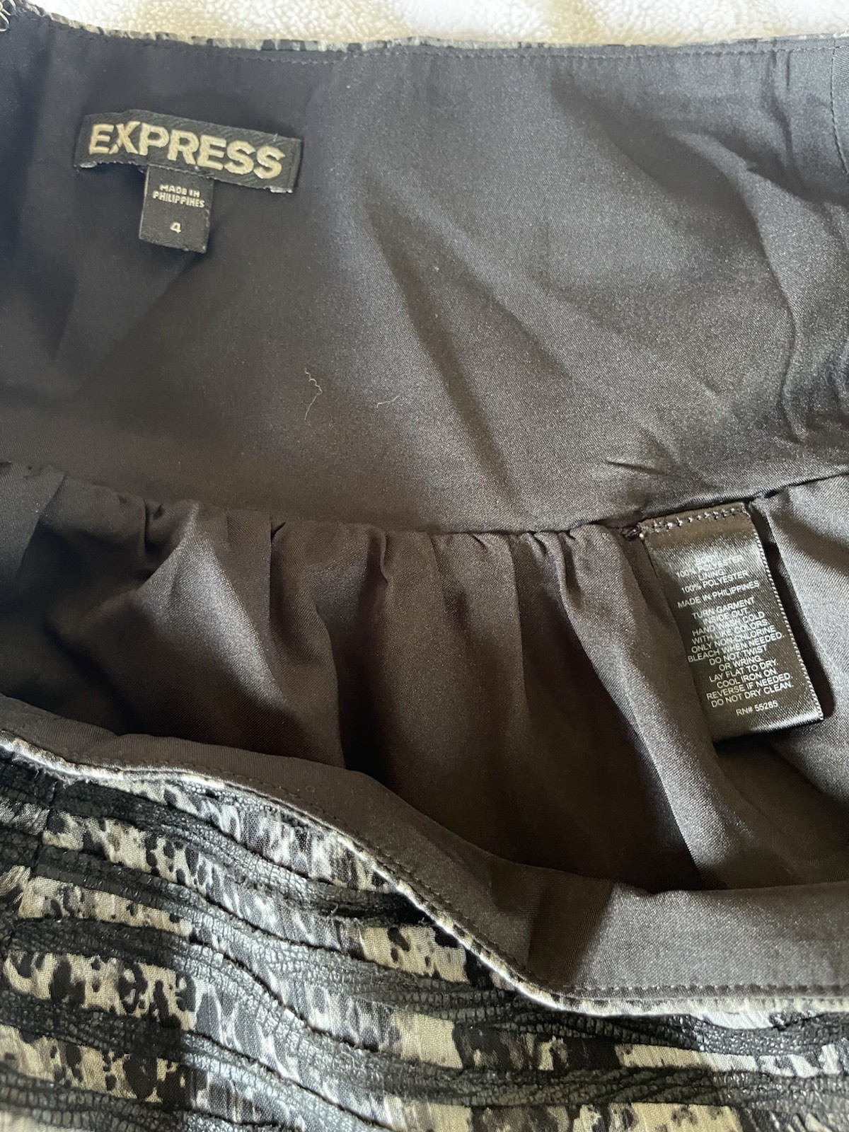 Express Snake Pattern Flared Mini Skirt Black And… - image 3