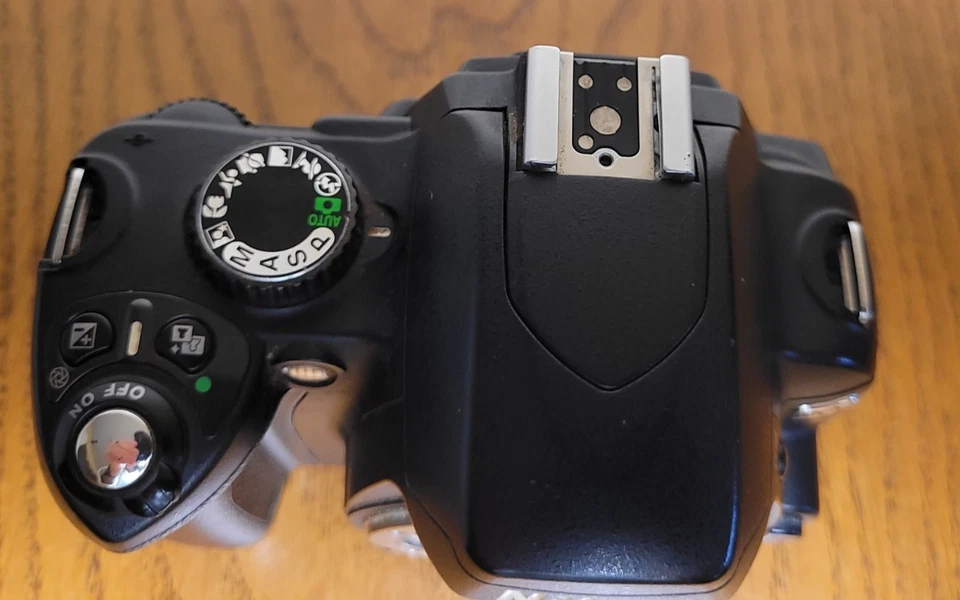 Nikon D60 10.2MP цифровой зеркальный фотоаппарат 18-55, 55-200 объективов сумка + 2 объектива и фильтры - Изображение 3 из 4