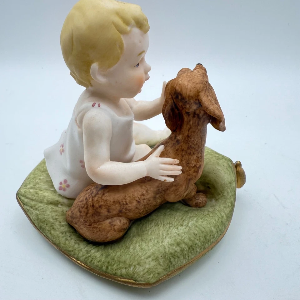 Estatuilla de porcelana vintage bebé dachshund perro jugando almohada hecha en Japón MORRA Foto 2 de 4