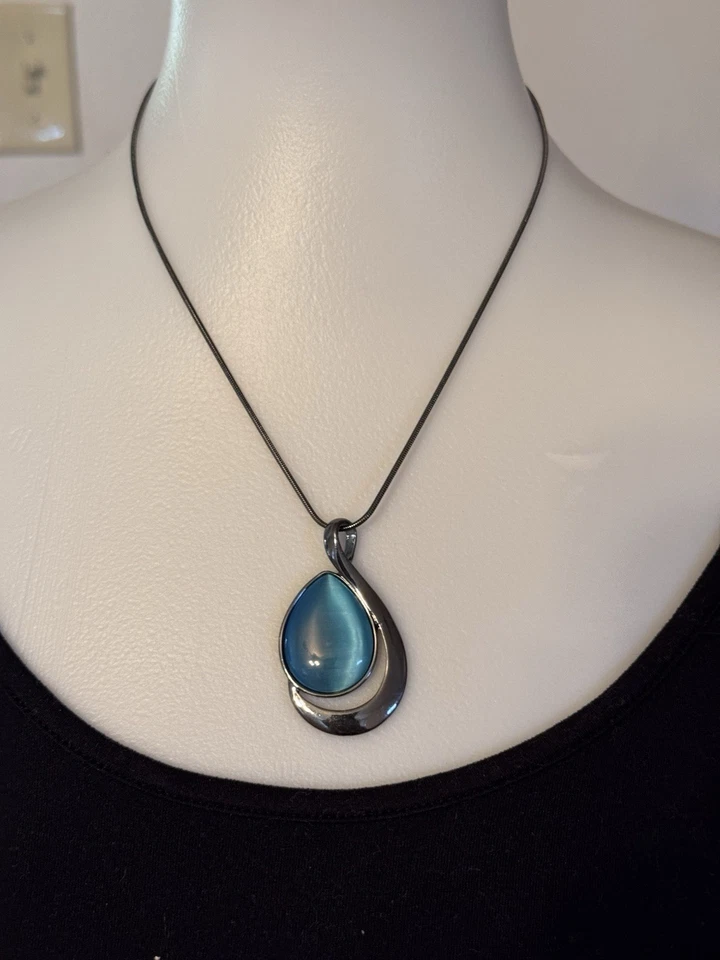 Collar de aguas profundas Lia Sophia Jewelry en hematita 16" con extensión Foto 2 de 4