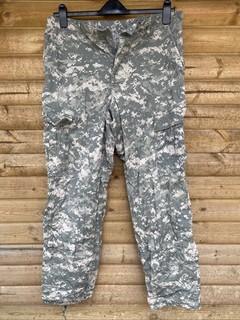 U.S Army Digital Camo Combat Trousers M/reg