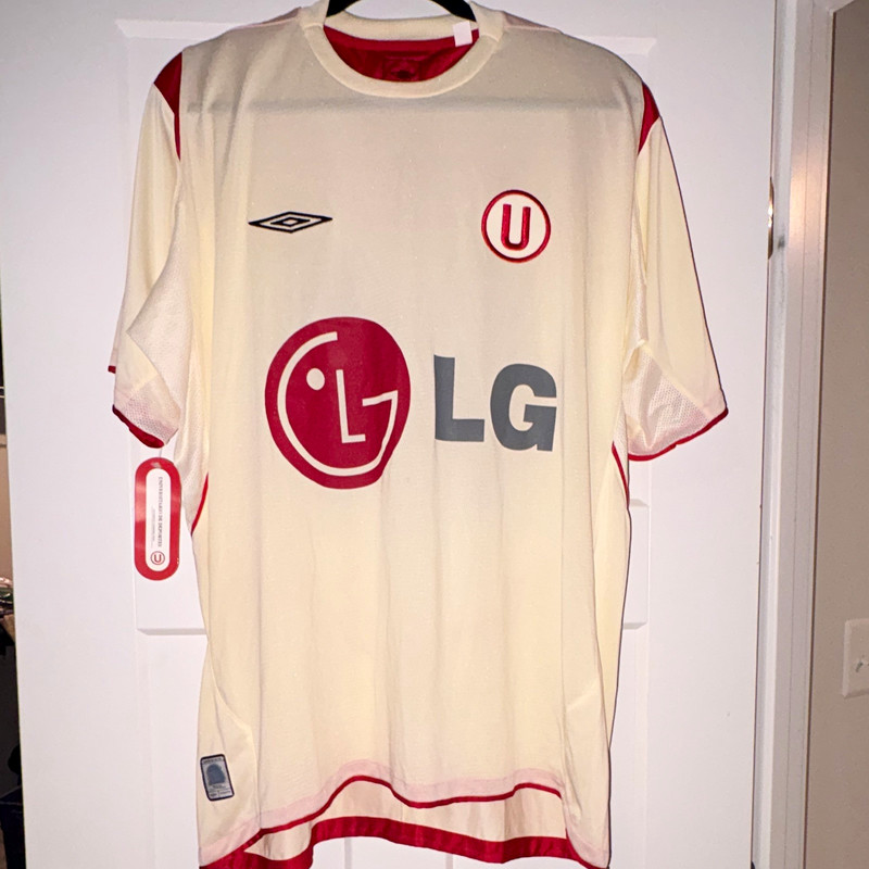 Umbro Universitario de Deportes Soccer Jersey #10 Cusqueña White/Red LG